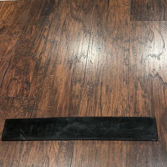 Red Bull Non-Slip Commercial Grade Rubber Counter - Picture 5 of 7